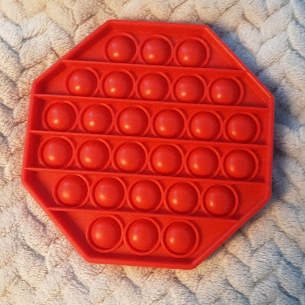 A octagon red pop it